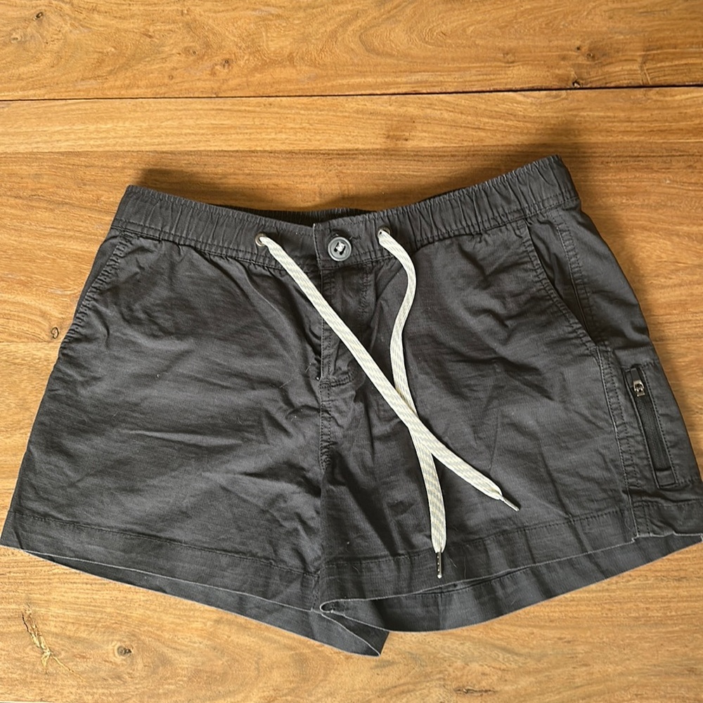Vuori Black Athletic Drawstring Shorts with White Tie